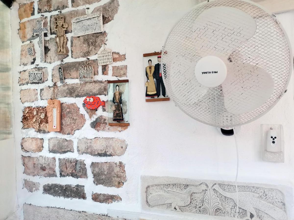Apartment Alena With Terrace And Garden Center Jelsa ييلسا المظهر الخارجي الصورة