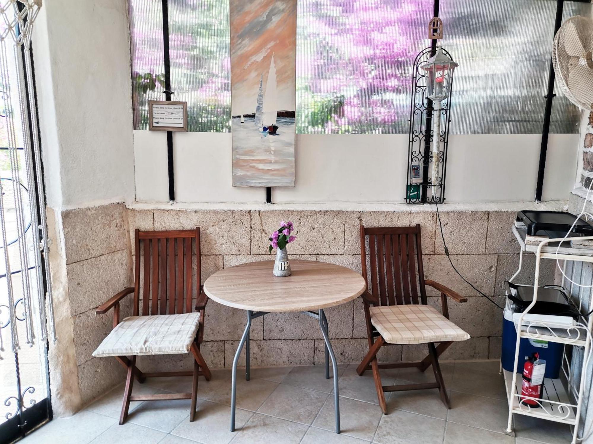 Apartment Alena With Terrace And Garden Center Jelsa ييلسا المظهر الخارجي الصورة