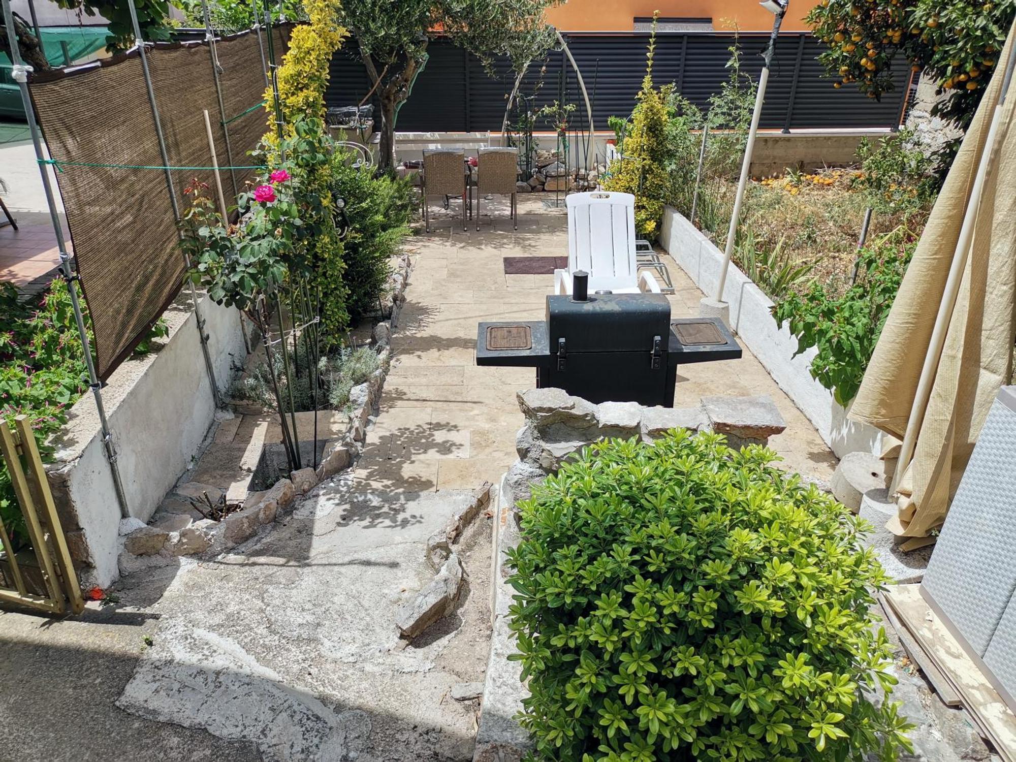 Apartment Alena With Terrace And Garden Center Jelsa ييلسا المظهر الخارجي الصورة