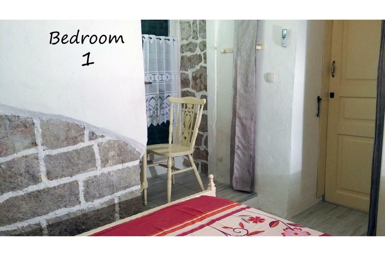 Apartment Alena With Terrace And Garden Center Jelsa ييلسا المظهر الخارجي الصورة